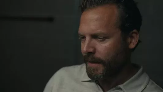 Image The Bay (2019) 6