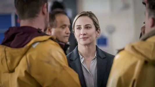 Image The Bay (2019) 2
