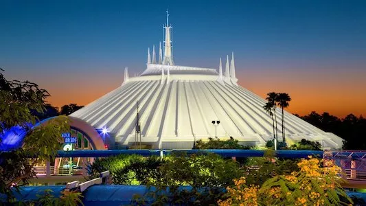 Image Behind the Attraction 5