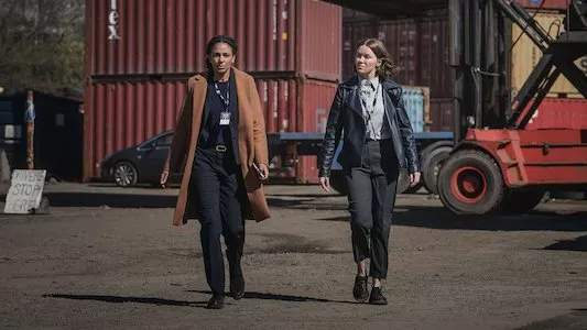 Image The Bay (2019) 3
