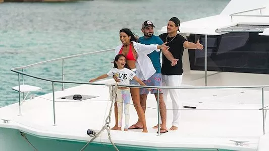 Image De viaje con los Derbez 3
