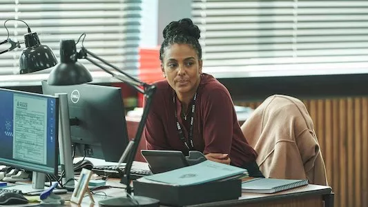 Image The Bay (2019) 6